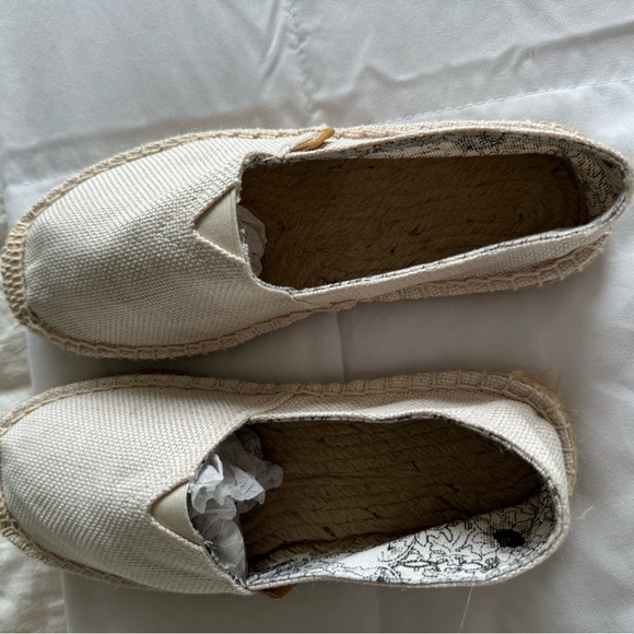 Alexis Leroy Espadrilles, Size 37, Cream, Canvas Upper, Rubber Bottom, NWOT - Picture 1 of 4